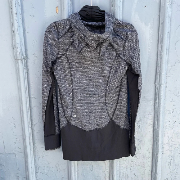 Lululemon Daily Practice Jacket, size 4 - Picture 6 of 13